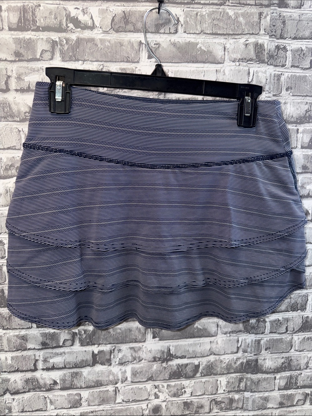 Athleta Navy and White Striped Athletic Skorts - Picture 3 of 8